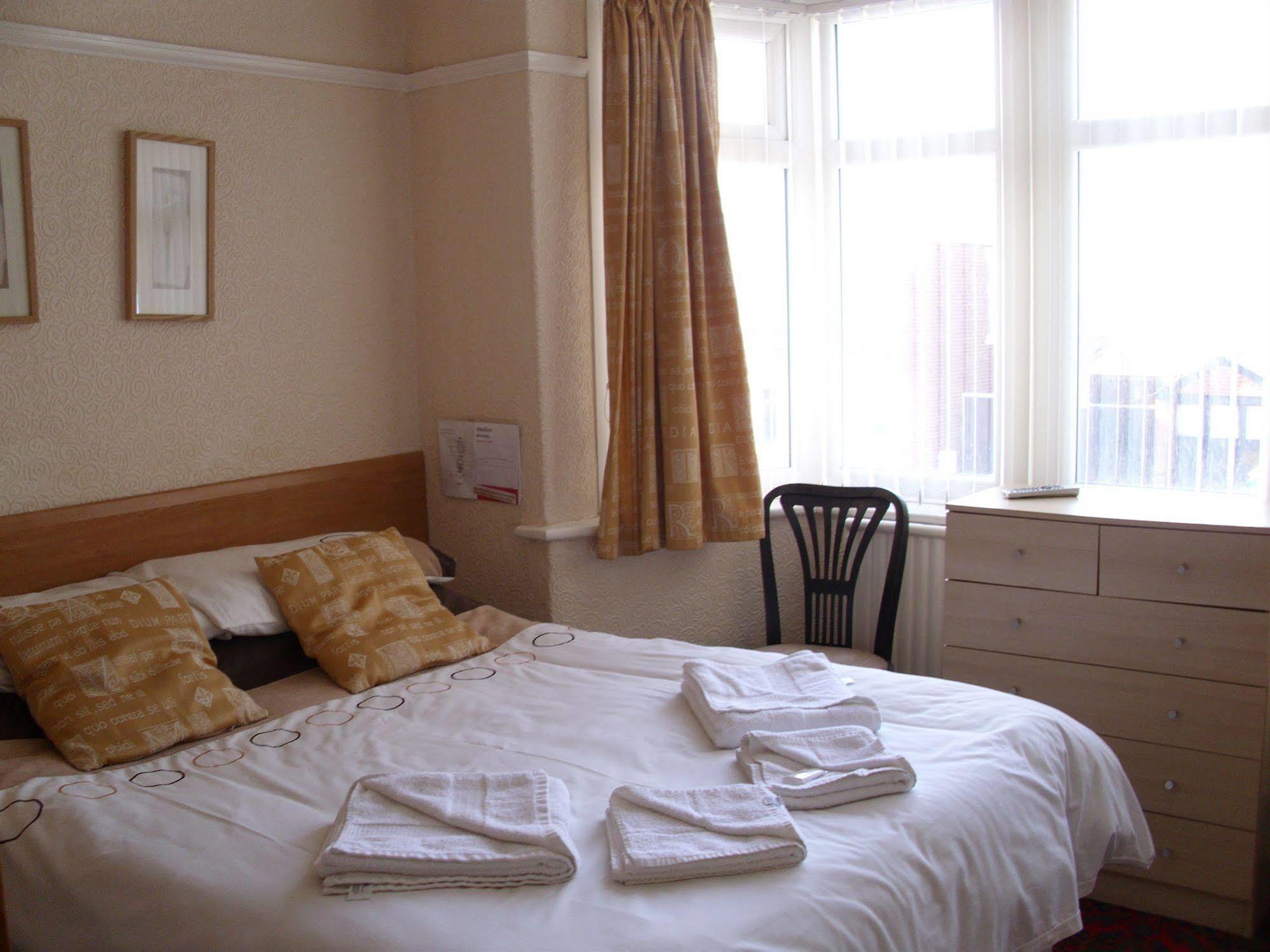 Seaforth Guest House - Pleasure Beach Blackpool Esterno foto